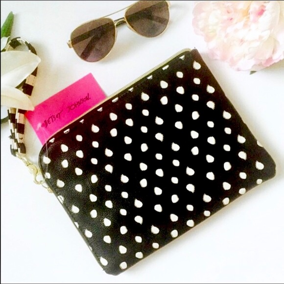 NWT Betsey Johnson Wristlet/Clutch - Picture 3 of 4